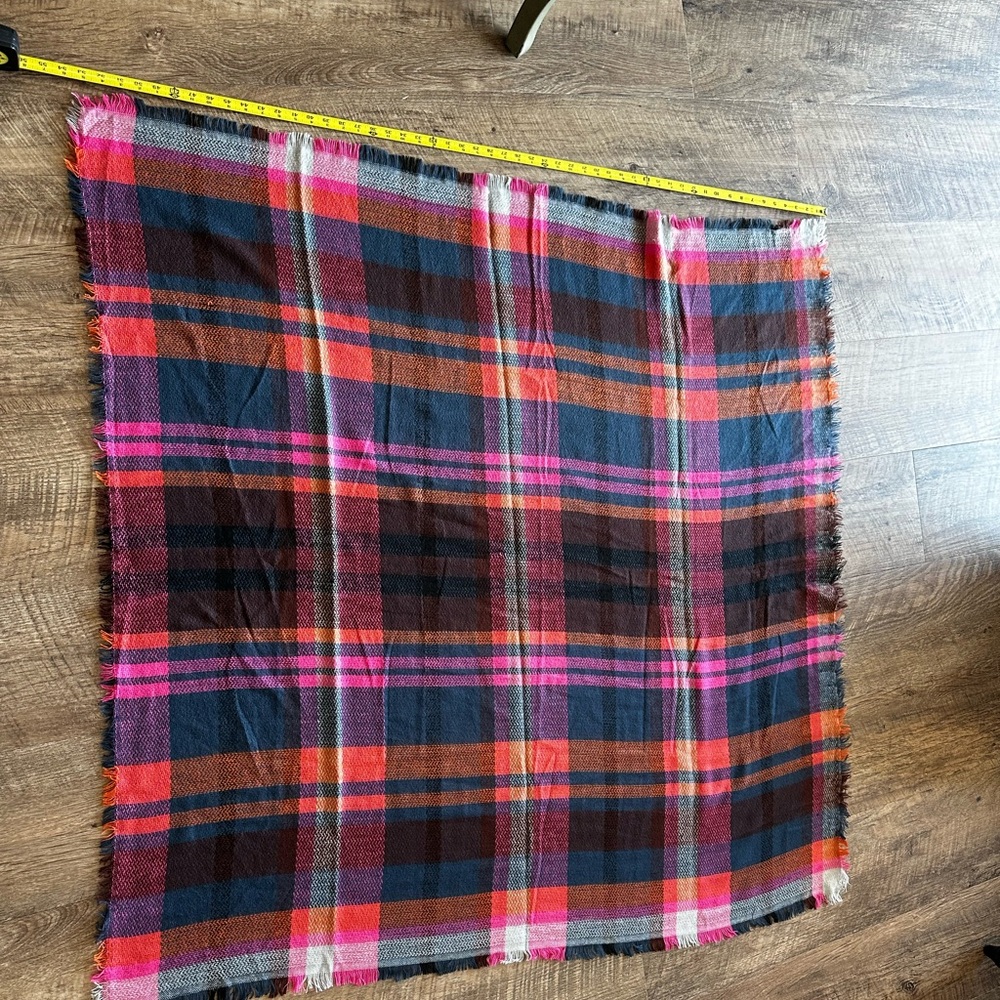 Gorgeous blanket scarf!